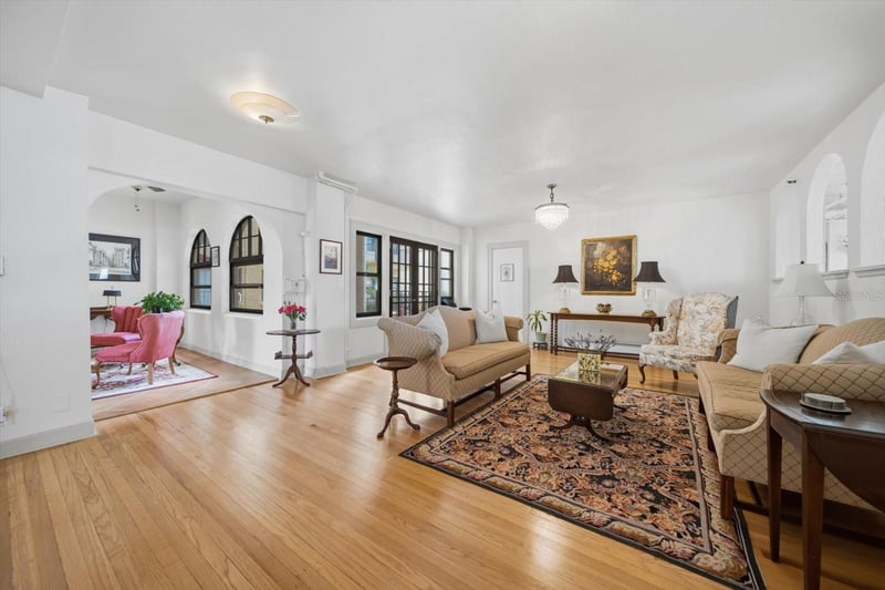 130 4th Ave #Apt 305, St Petersburg, FL 33701