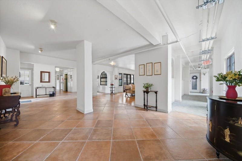 130 4th Ave #Apt 305, St Petersburg, FL 33701