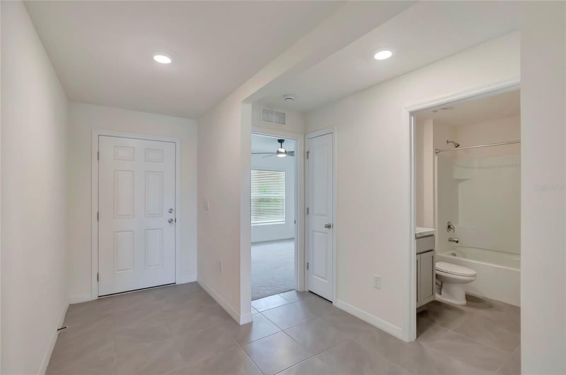 810 Ace Outlaw Ave, Ruskin, FL 33570