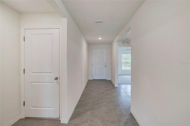 810 Ace Outlaw Ave, Ruskin, FL 33570