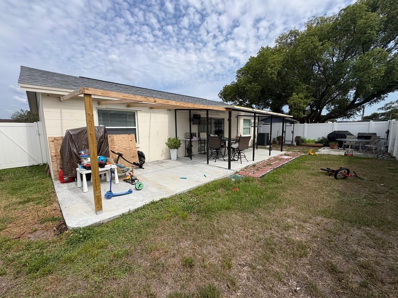 1035 Pine Ridge Cir, Brandon, FL 33511