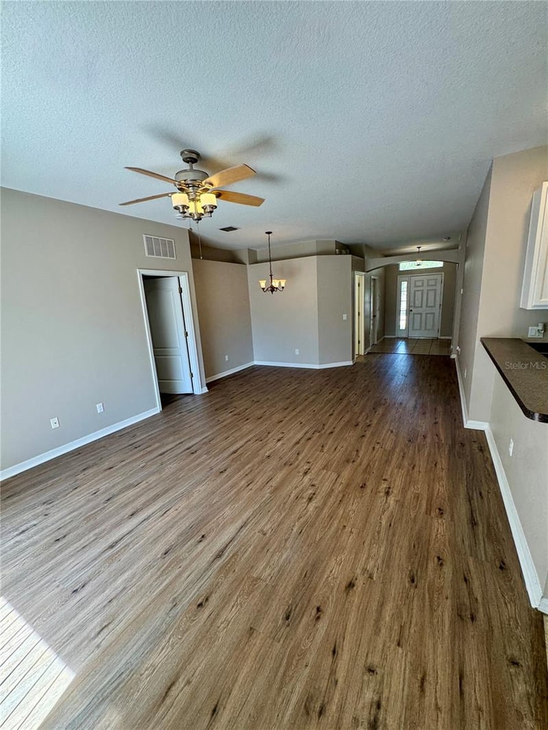 1837 Atlantic Dr, Ruskin, FL 33570