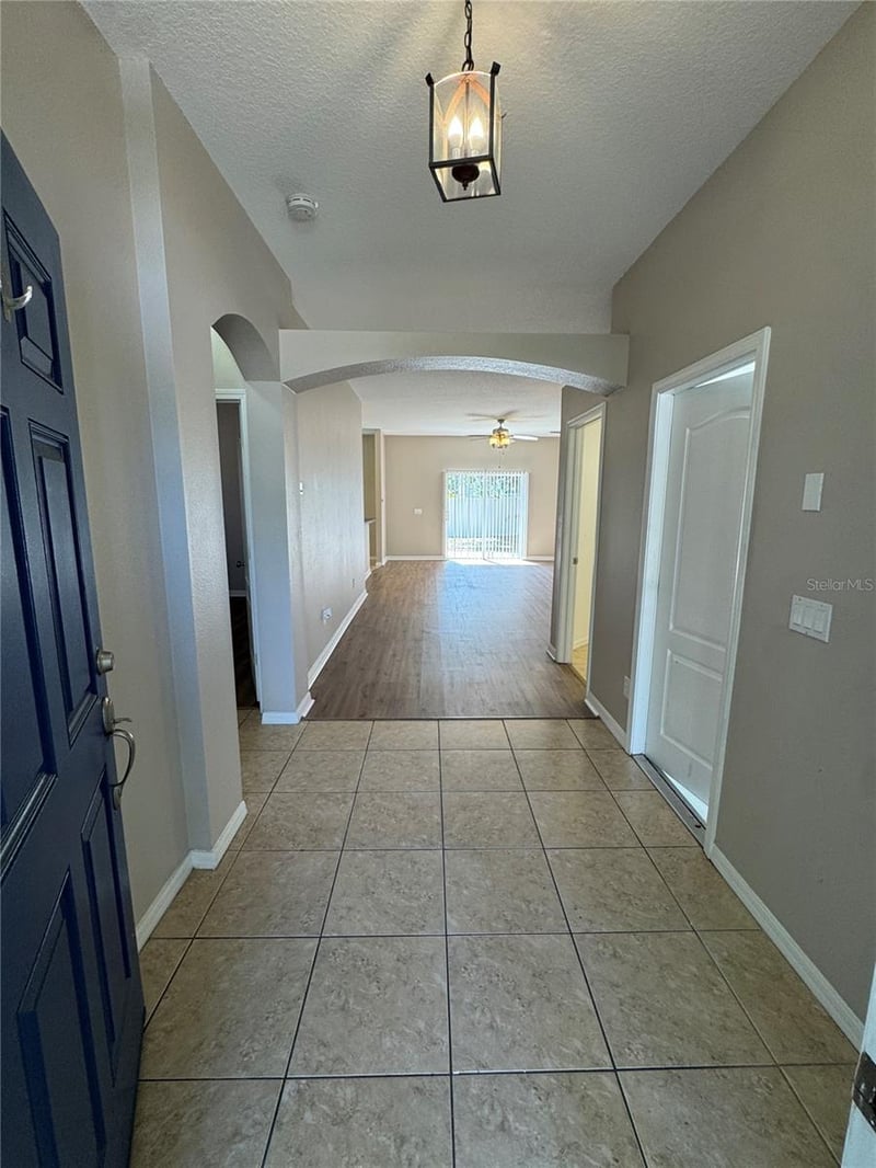 1837 Atlantic Dr, Ruskin, FL 33570