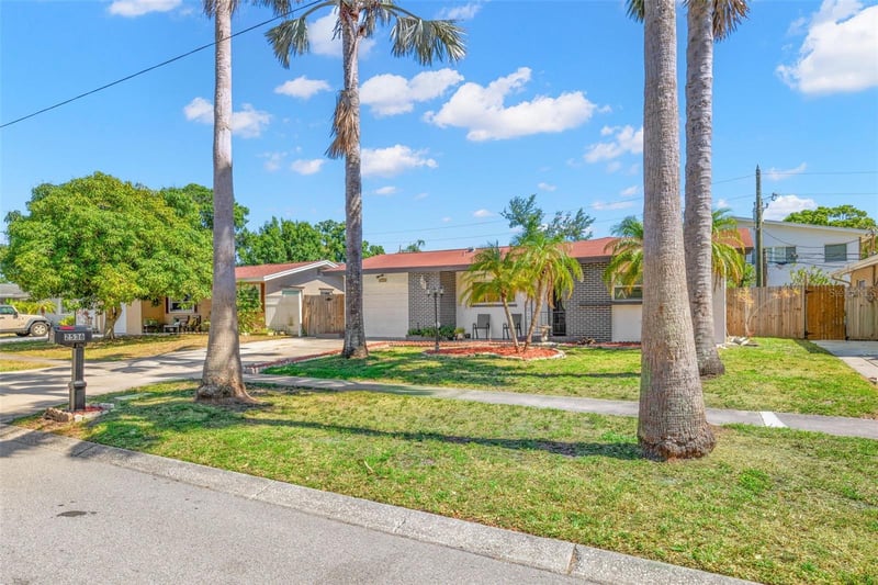 2536 Keene Park Dr, Largo, FL 33771