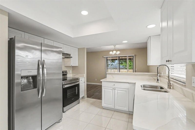 826 Sunridge Point Dr, Seffner, FL 33584