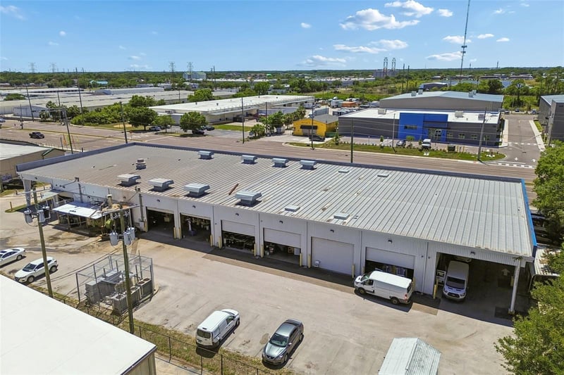 9945 Race Track Rd, Tampa, FL 33626