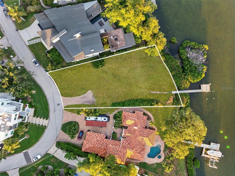 1026 Monterey Blvd, St Petersburg, FL 33704