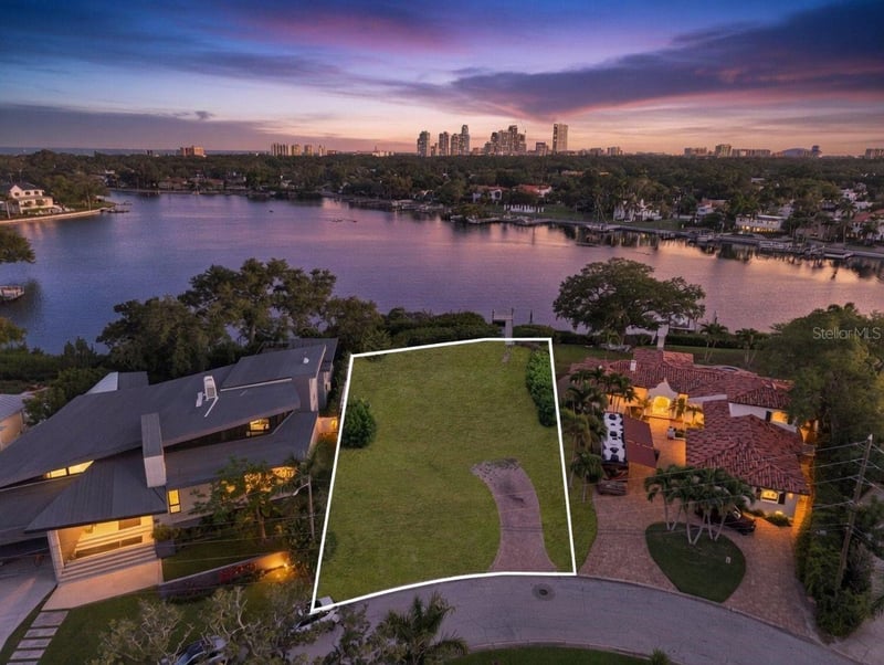 1026 Monterey Blvd, St Petersburg, FL 33704