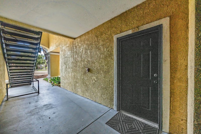 10103 Courtney Oaks Cir #103, Tampa, FL 33619