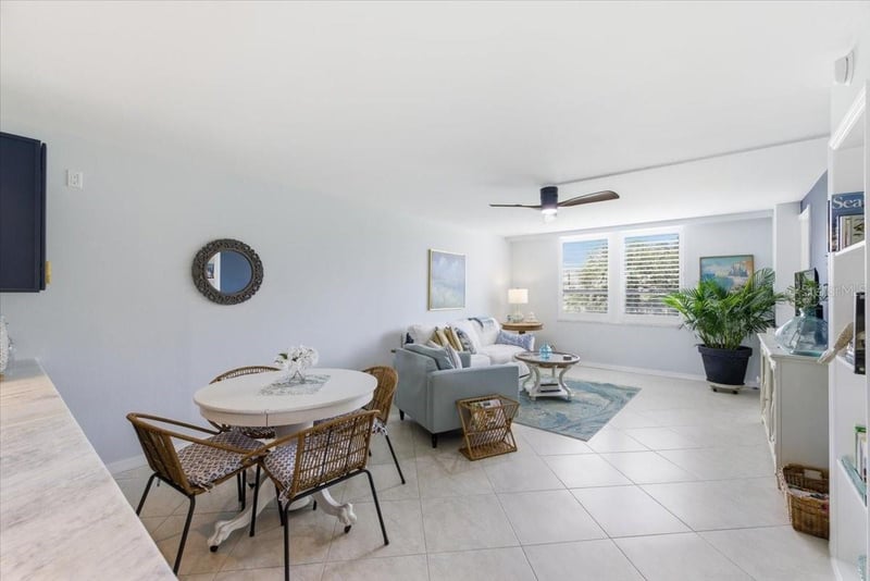 2621 Cove Cay Dr #302, Clearwater, FL 33760