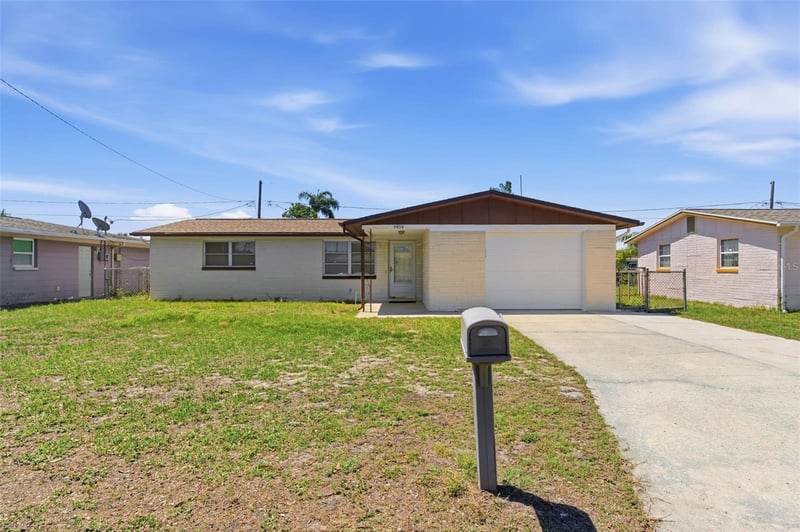 3904 Redwood Dr, Holiday, FL 34691