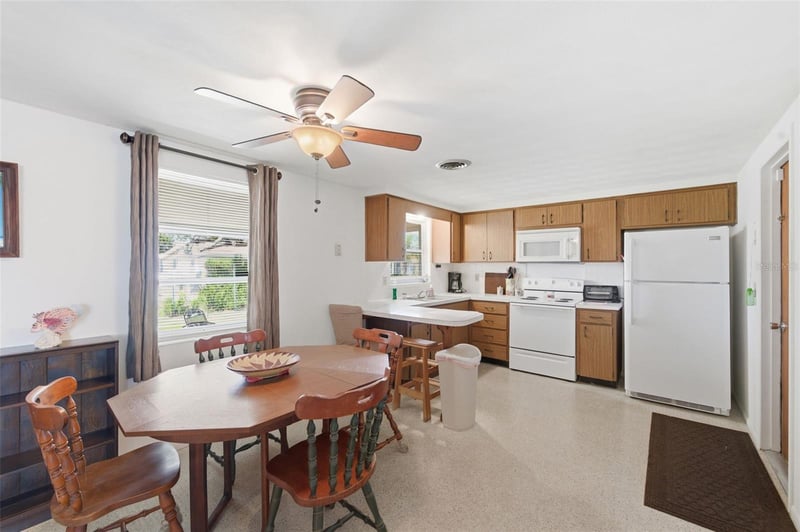 3904 Redwood Dr, Holiday, FL 34691
