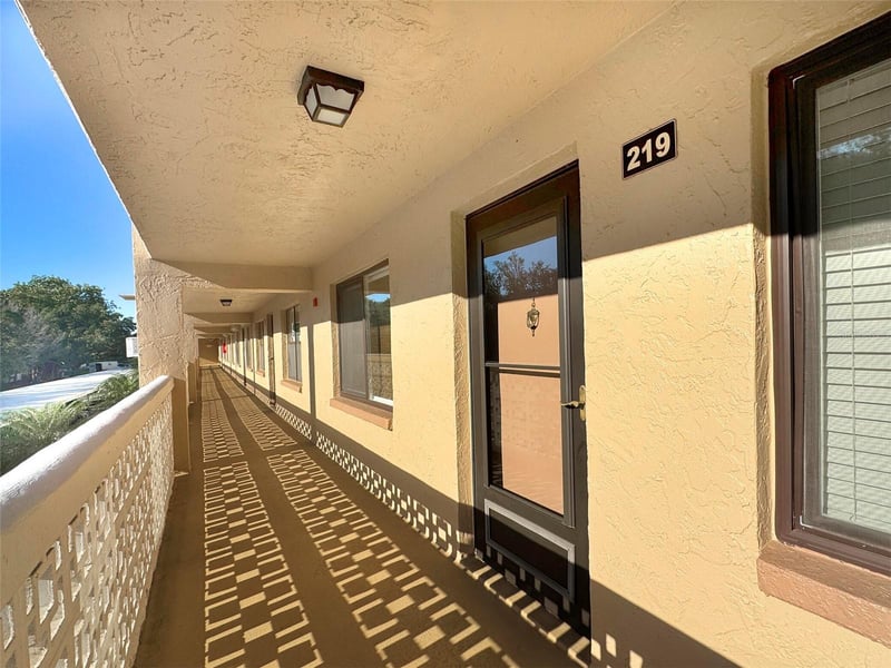 5080 Locust St #219, St Petersburg, FL 33703