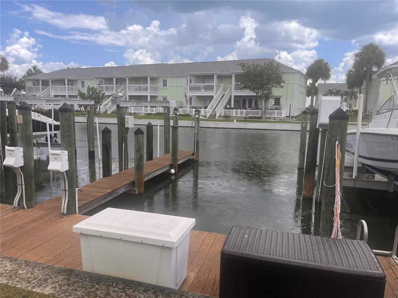 Beach Dr #151SS, St Petersburg, FL 33705
