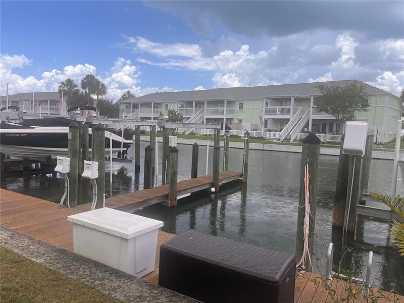 Beach Dr #151SS, St Petersburg, FL 33705