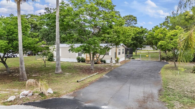 9739 Ray St, Hudson, FL 34669