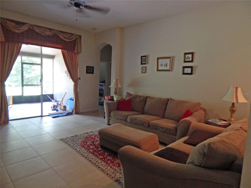 6433 Bridgecrest Dr, Lithia, FL 33547