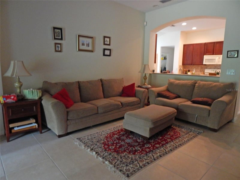 6433 Bridgecrest Dr, Lithia, FL 33547