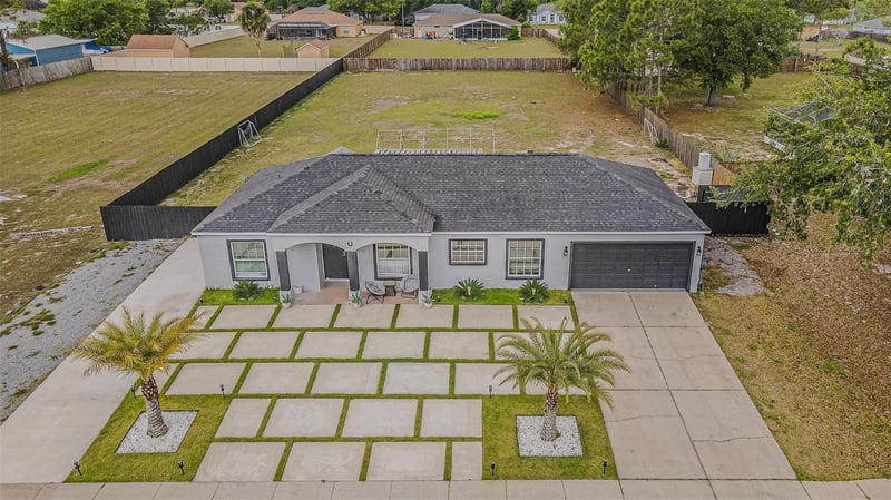 12121 Colonial Estates Ln, Riverview, FL 33579