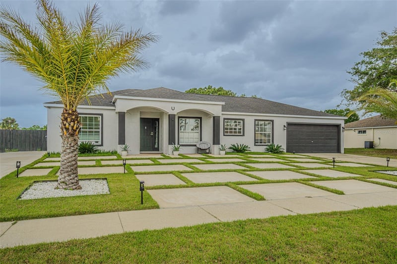 12121 Colonial Estates Ln, Riverview, FL 33579