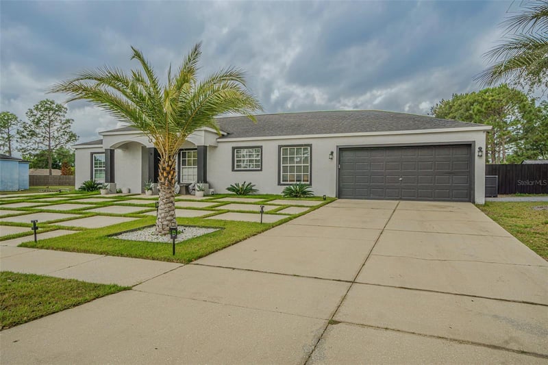 12121 Colonial Estates Ln, Riverview, FL 33579