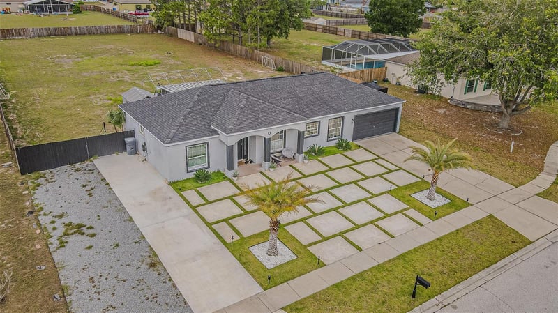 12121 Colonial Estates Ln, Riverview, FL 33579
