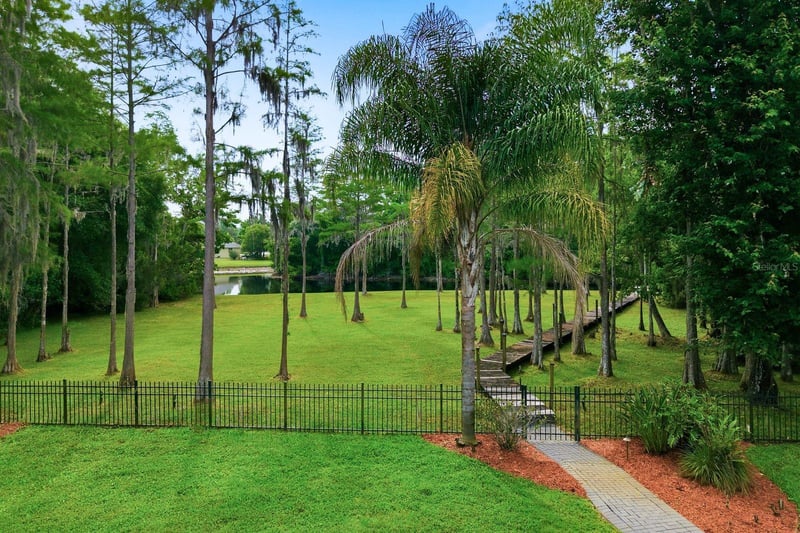 877 Cypress Lakeview Ct, Tarpon Springs, FL 34688