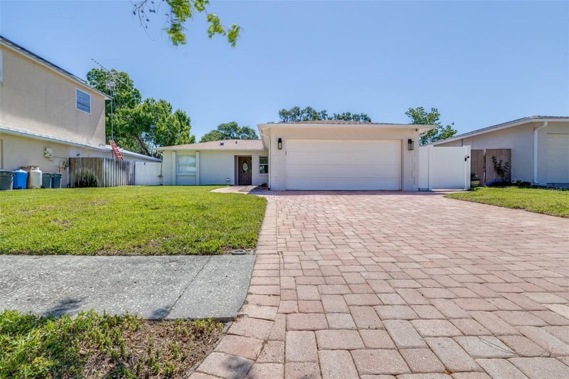 11147 Longhill Dr, Pinellas Park, FL 33782