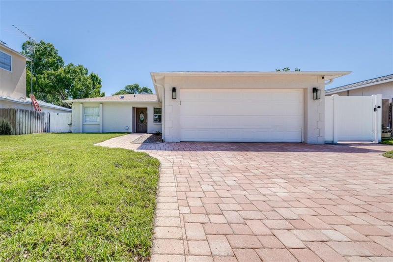11147 Longhill Dr, Pinellas Park, FL 33782