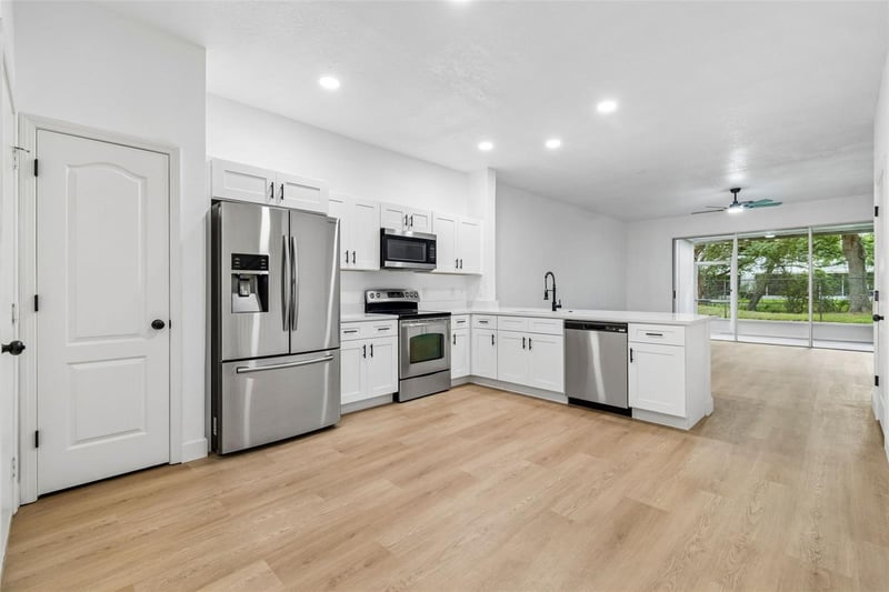 4911 Barnstead Dr, Riverview, FL 33578