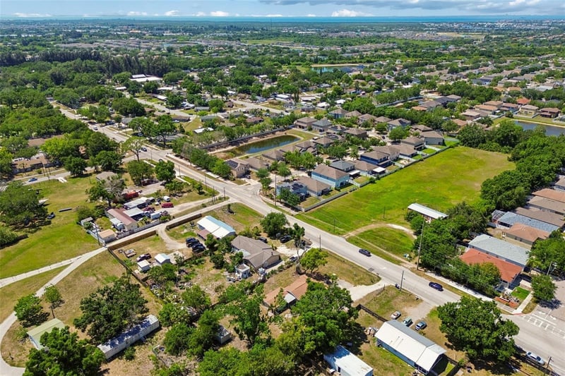 1611 Shell Point Rd, Ruskin, FL 33570