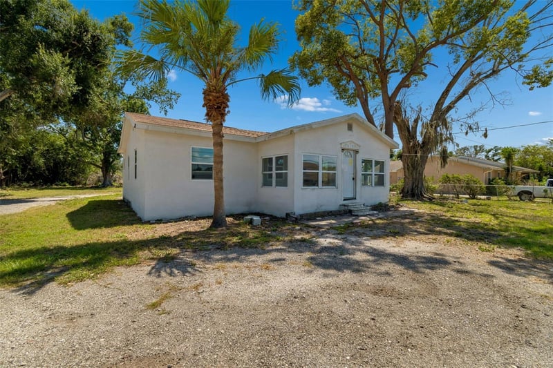 1611 Shell Point Rd, Ruskin, FL 33570