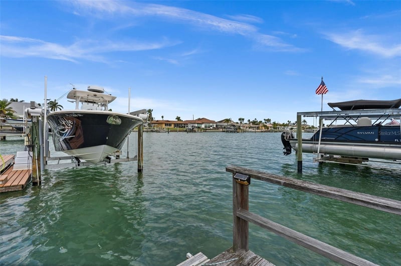 710 116th Ave, Treasure Island, FL 33706
