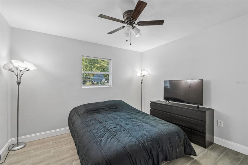2105 46th Avenue Dr, Bradenton, FL 34207