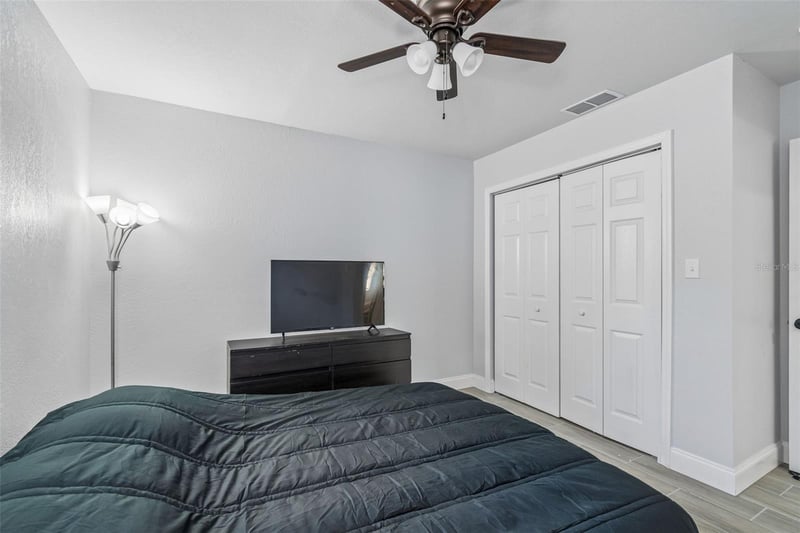 2105 46th Avenue Dr, Bradenton, FL 34207