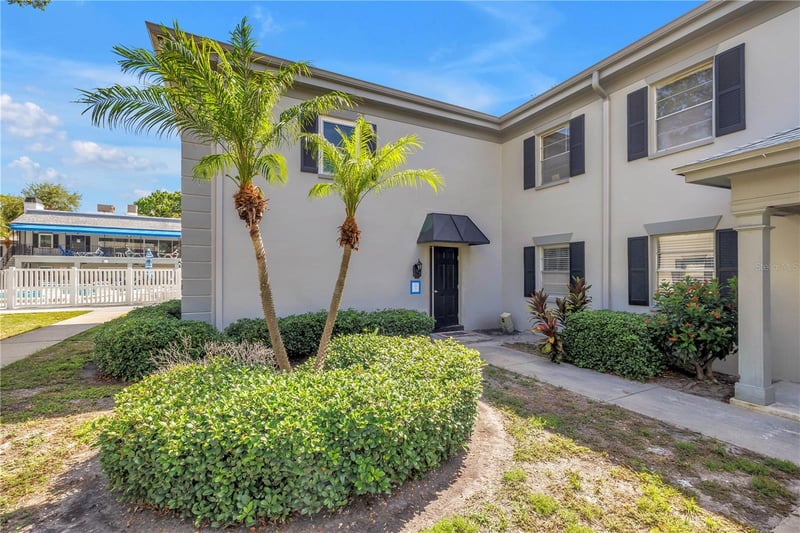 6960 Sunset Dr #1A, South Pasadena, FL 33707