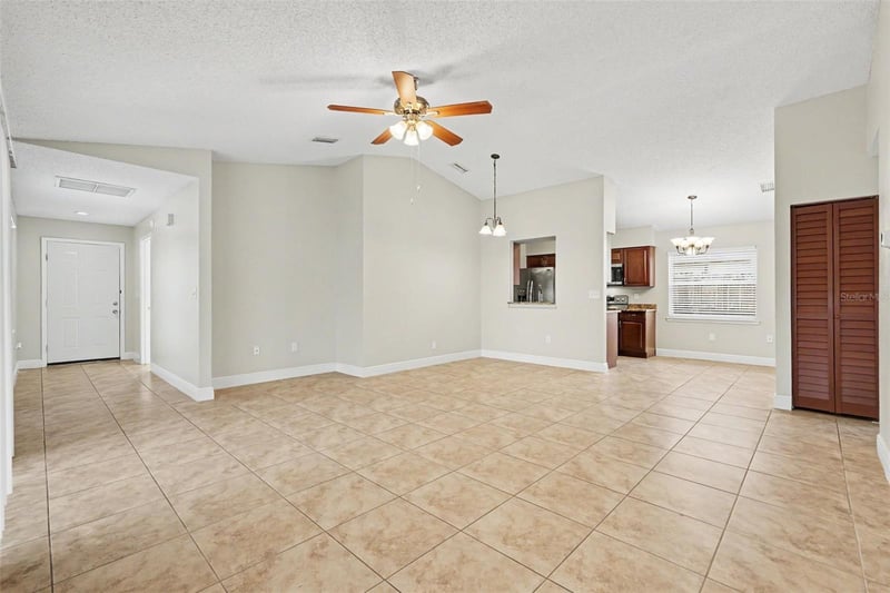 1301 Mohrlake Dr, Brandon, FL 33511