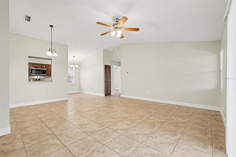 1301 Mohrlake Dr, Brandon, FL 33511