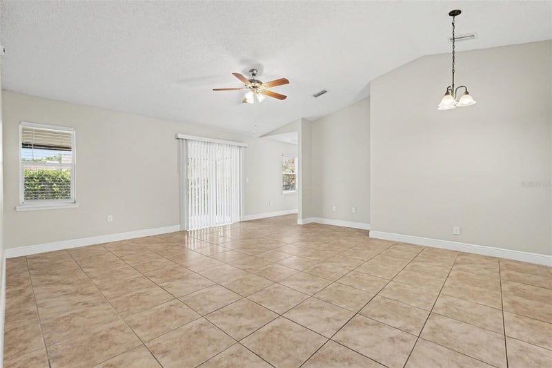 1301 Mohrlake Dr, Brandon, FL 33511