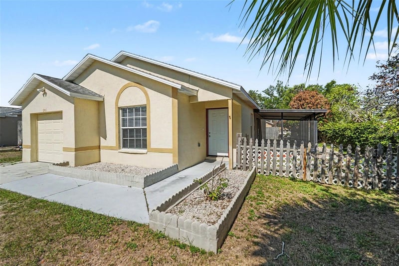 1301 Mohrlake Dr, Brandon, FL 33511