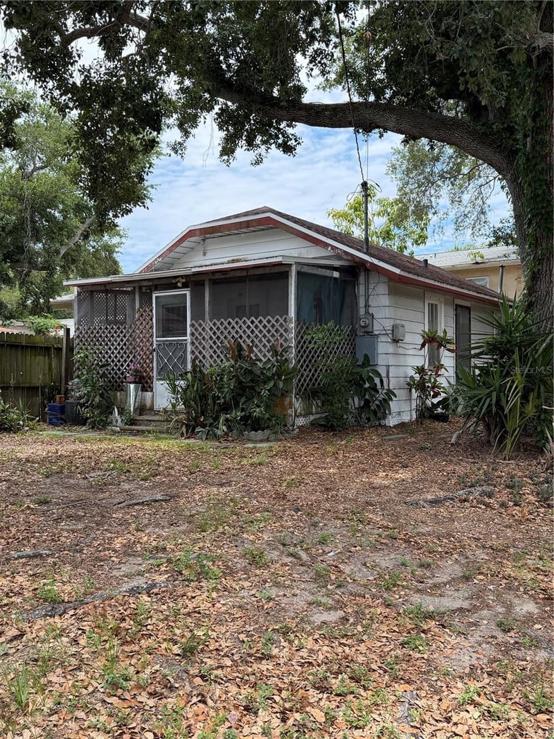 605 Belleview Blvd, Belleair, FL 33756
