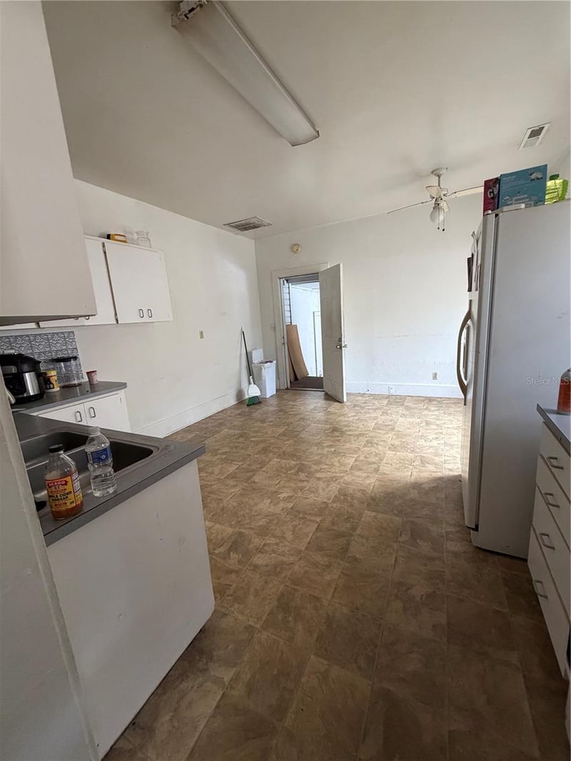 605 Belleview Blvd, Belleair, FL 33756