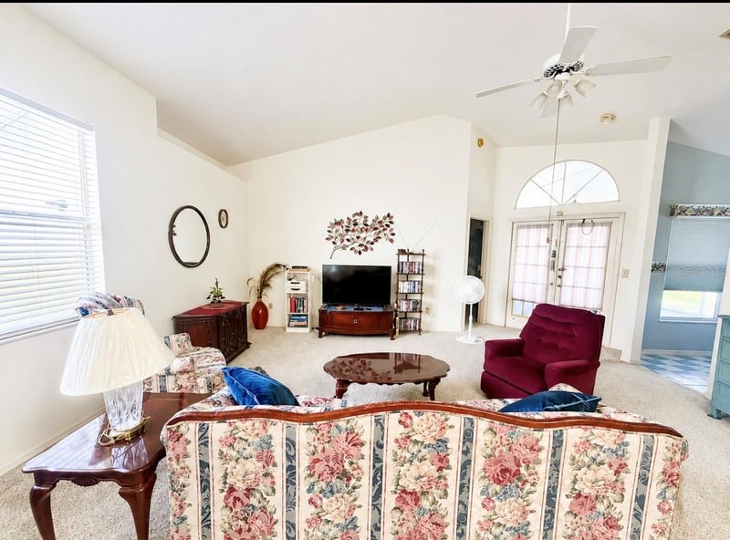 1430 Walden Oaks Pl, Plant City, FL 33563