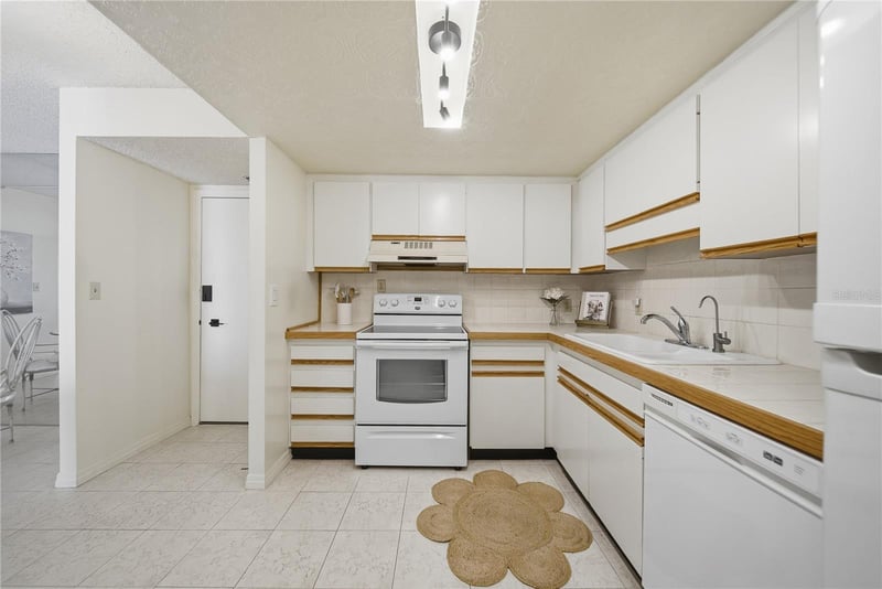 1 Key Capri #603W, Treasure Island, FL 33706