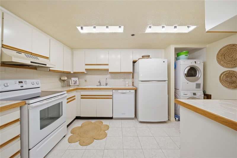 1 Key Capri #603W, Treasure Island, FL 33706