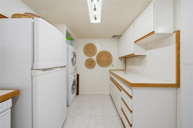 1 Key Capri #603W, Treasure Island, FL 33706