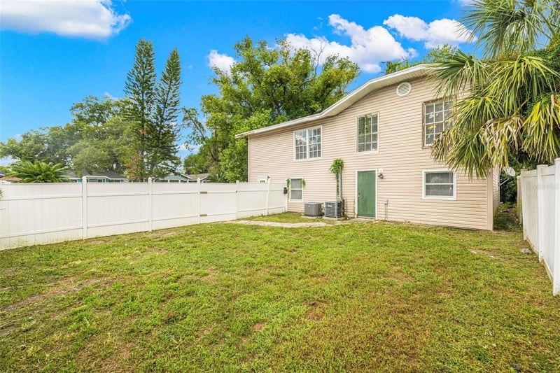 305 Hanna Ave, Tampa, FL 33604