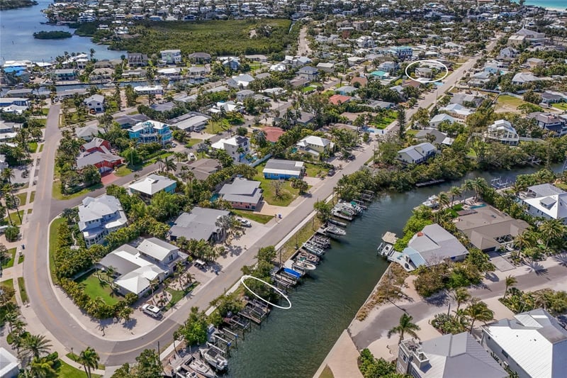 221 85th St, Holmes Beach, FL 34217