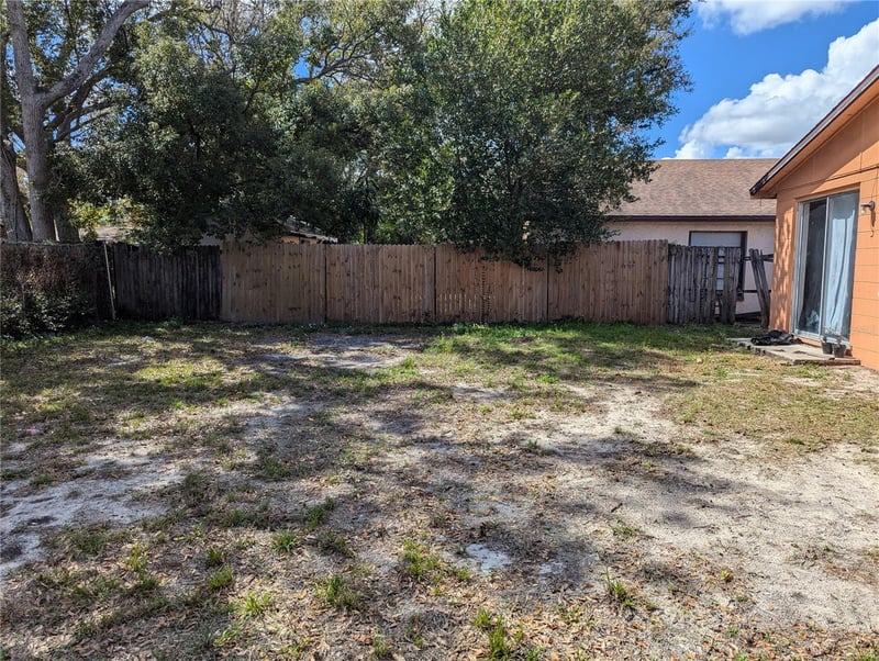 1215 108th Ave, Tampa, FL 33612