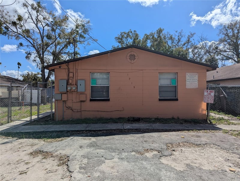 1215 108th Ave, Tampa, FL 33612